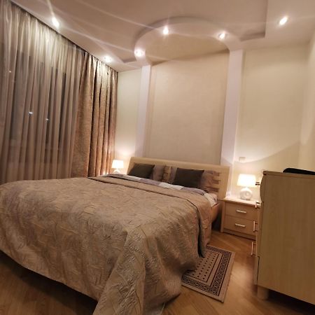 Big Apartment In Rivne Center Exterior foto